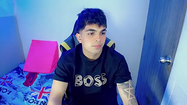 Snapshot of Dustyy_33 chatting on 02-25-26, 06:17 Dustyy 33 online show from 02-25-26, 06:17