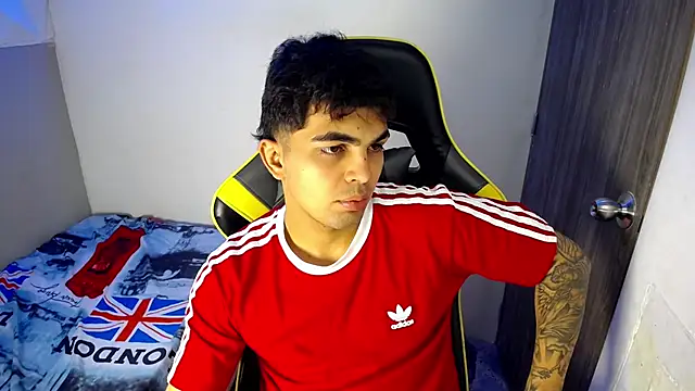 Snapshot of Dustyy_33 chatting on 02-26-26, 12:37 Dustyy 33 online show from 02-26-26, 12:37