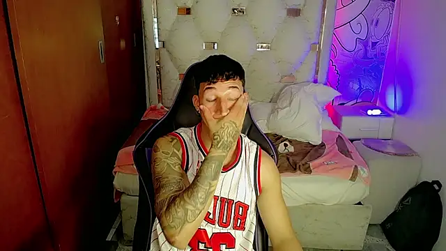 Snapshot of Dmitryy_ chatting on 02-26-26, 12:37 Dmitryy online show from 02-26-26, 12:37