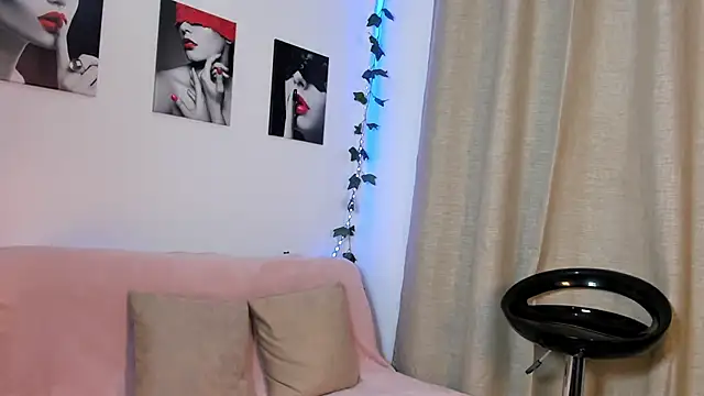 Snapshot of Rebeca_Marchetti chatting on 07-11-26, 05:37 Rebeca Marchetti online show from 07-11-26, 05:37