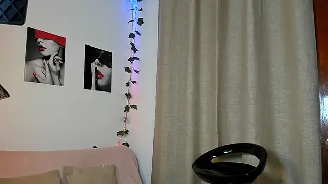 Snapshot of Rebeca_Marchetti chatting on 07-14-26, 08:47 Rebeca Marchetti online show from 07-14-26, 08:47