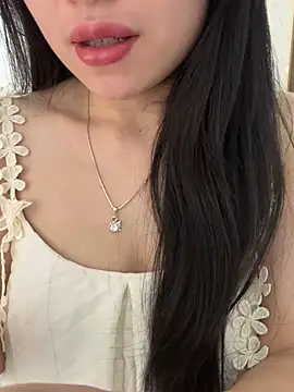 Snapshot of Tinn_tin chatting on 06-23-26, 08:34 Tinn tin online show from 06-23-26, 08:34