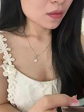 Snapshot of Tinn_tin chatting on 06-26-26, 08:30 Tinn tin online show from 06-26-26, 08:30