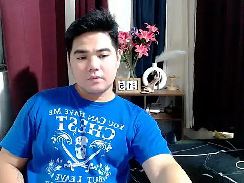 Snapshot of Bigdaddybear888 chatting on 05-15-26, 04:47 Bigdaddybear888 online show from 05-15-26, 04:47