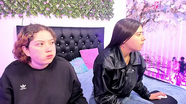 valeria and zoe online show from 06-02-26, 02:19