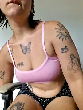 quemerayssa online show from 04-03-26, 02:37