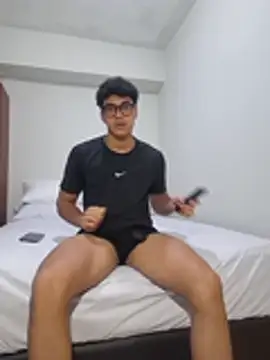 Snapshot of SweetMig chatting on 03-04-26, 03:56 SweetMig online show from 03-04-26, 03:56