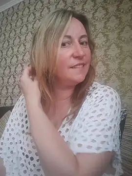 Snapshot of ChristinaYork chatting on 06-19-26, 09:57 ChristinaYork online show from 06-19-26, 09:57