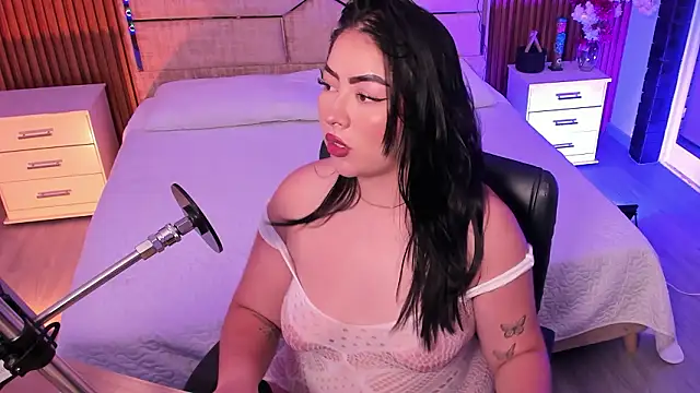 Emberrvelvet online show from 03-15-26, 05:46