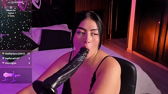 Emberrvelvet online show from 03-15-26, 05:52