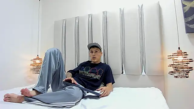 Snapshot of Ethan_Wolfe chatting on 02-28-26, 05:30 Ethan Wolfe online show from 02-28-26, 05:30