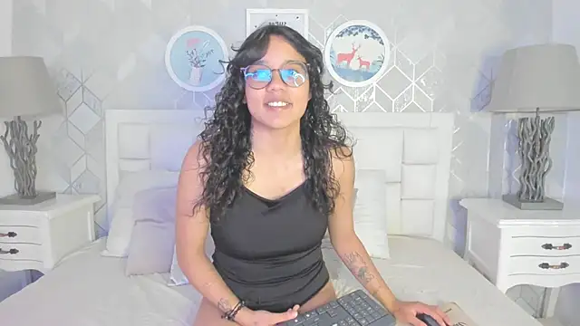 Snapshot of star_angel_7 chatting on 02-28-26, 12:39 star angel 7 online show from 02-28-26, 12:39