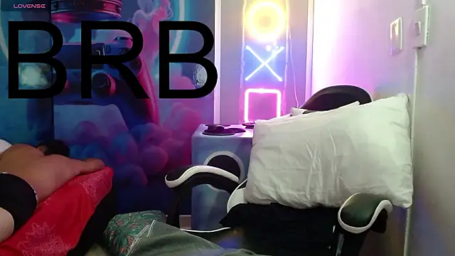 Snapshot of pipe_hot04 chatting on 03-04-26, 02:45 pipe hot04 online show from 03-04-26, 02:45