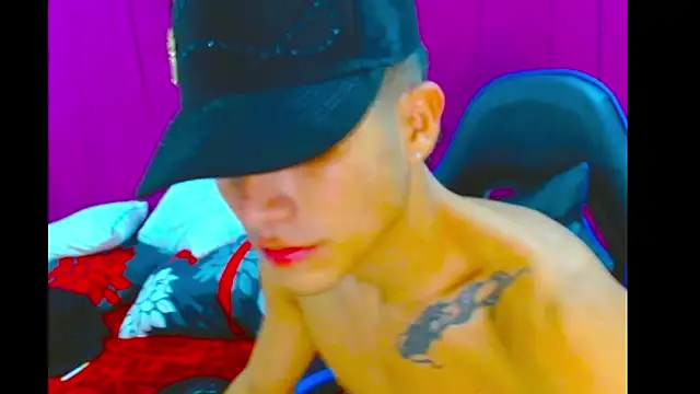 Snapshot of pipe_hot04 chatting on 03-18-26, 04:59 pipe hot04 online show from 03-18-26, 04:59