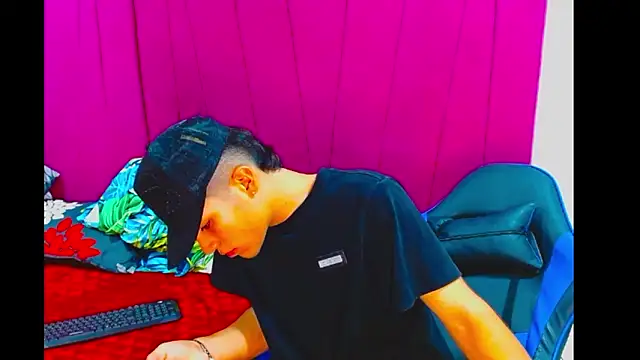 Snapshot of pipe_hot04 chatting on 03-19-26, 03:10 pipe hot04 online show from 03-19-26, 03:10