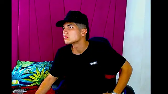 Snapshot of pipe_hot04 chatting on 03-29-26, 10:21 pipe hot04 online show from 03-29-26, 10:21