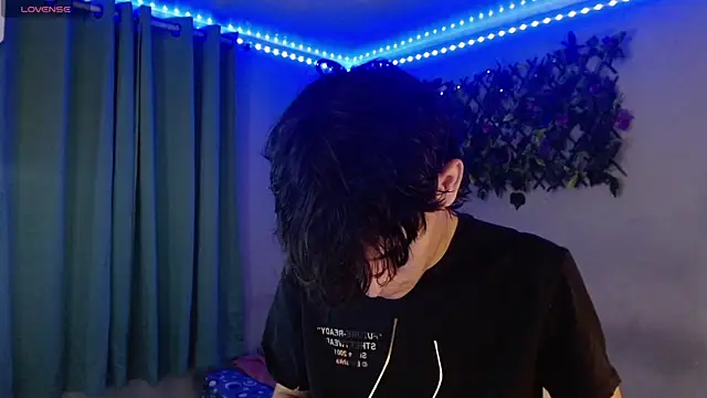 Snapshot of noah_millerx chatting on 04-18-26, 03:54 noah millerx online show from 04-18-26, 03:54