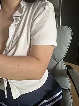 Snapshot of Ab324- chatting on 03-28-26, 03:39 Ab324- online show from 03-28-26, 03:39