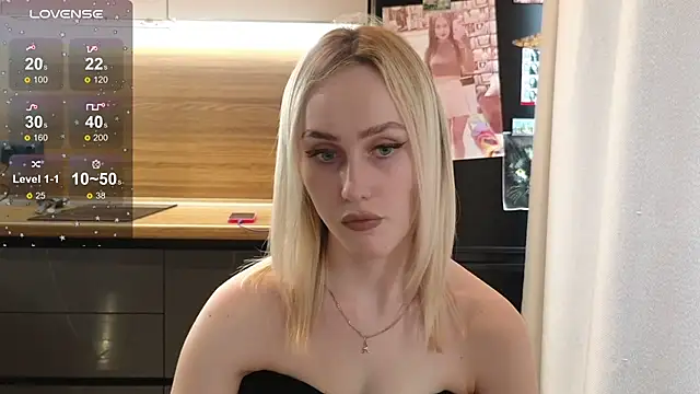 Snapshot of Bella_Villen chatting on 07-09-26, 12:09 Bella Villen online show from 07-09-26, 12:09