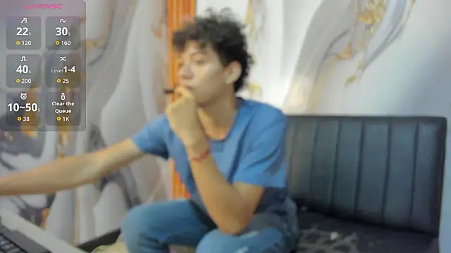 Snapshot of MiaBella_and_Max chatting on 03-03-26, 12:00 MiaBella and Max online show from 03-03-26, 12:00