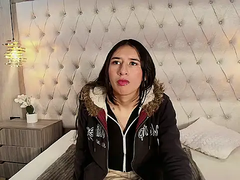 LilyRossi  online show from 05-09-26, 02:22