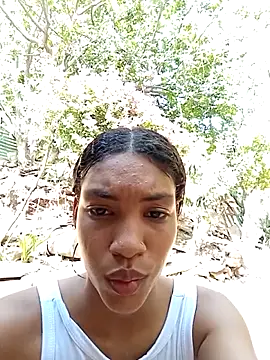 Snapshot of ginevere_20 chatting on 04-05-26, 07:44 ginevere 20 online show from 04-05-26, 07:44