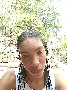 Snapshot of ginevere_20 chatting on 04-24-26, 07:38 ginevere 20 online show from 04-24-26, 07:38