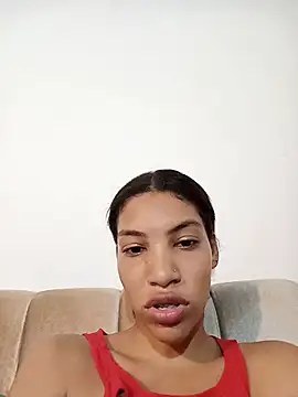 Snapshot of ginevere_20 chatting on 05-24-26, 08:03 ginevere 20 online show from 05-24-26, 08:03