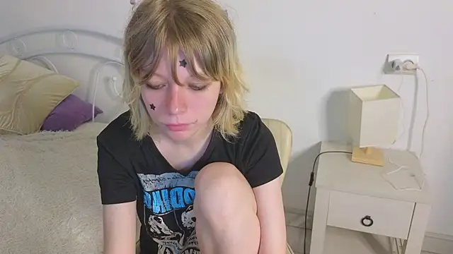 MollySally online show from 06-16-26, 04:15