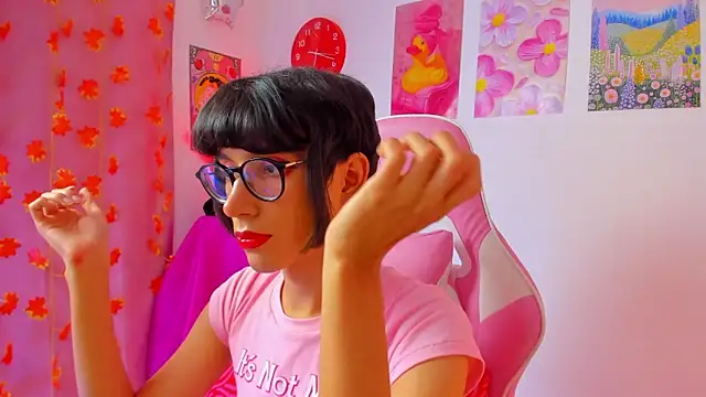 Madeline 21 online show from 04-06-26, 12:17