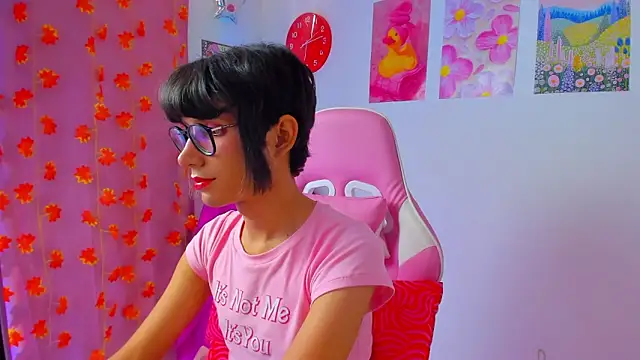 Madeline 21 online show from 04-12-26, 12:10