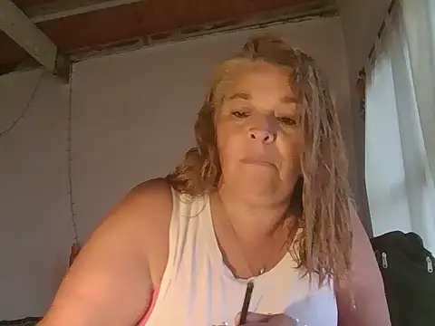 momismilf544 online show from 04-04-26, 08:28