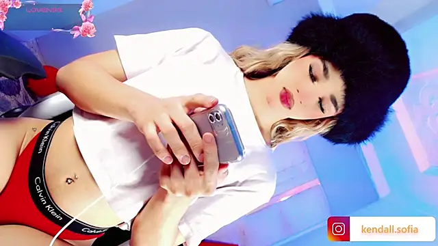Snapshot of Sophiaa_doll_ chatting on 04-24-26, 04:15 Sophiaa doll online show from 04-24-26, 04:15