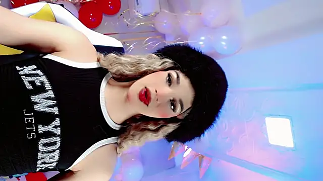 Snapshot of Sophiaa_doll_ chatting on 04-26-26, 04:32 Sophiaa doll online show from 04-26-26, 04:32