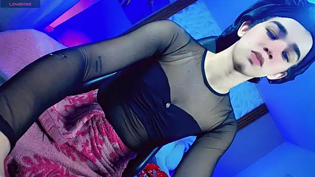 Snapshot of Sophiaa_doll_ chatting on 07-14-26, 06:51 Sophiaa doll online show from 07-14-26, 06:51