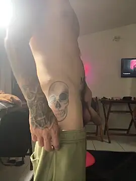 Snapshot of surftattoo chatting on 04-28-26, 05:56 surftattoo online show from 04-28-26, 05:56