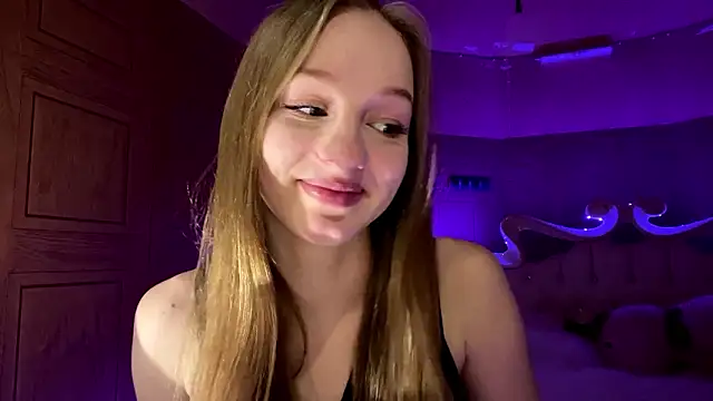 Anika Socutehe online show from 03-04-26, 04:24