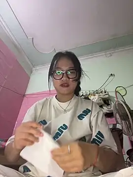 Leeeeiu online show from 03-31-26, 03:23