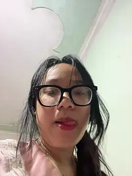 Leeeeiu online show from 04-14-26, 03:29