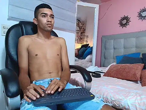 Snapshot of mauricio_smiith chatting on 02-28-26, 02:45 mauricio smiith online show from 02-28-26, 02:45