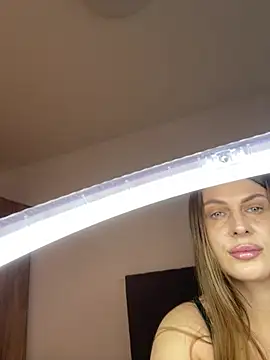 Snapshot of LucyWillow chatting on 06-15-26, 07:43 LucyWillow online show from 06-15-26, 07:43