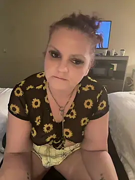 Snapshot of LoveMohr24 chatting on 03-01-26, 06:43 LoveMohr24 online show from 03-01-26, 06:43