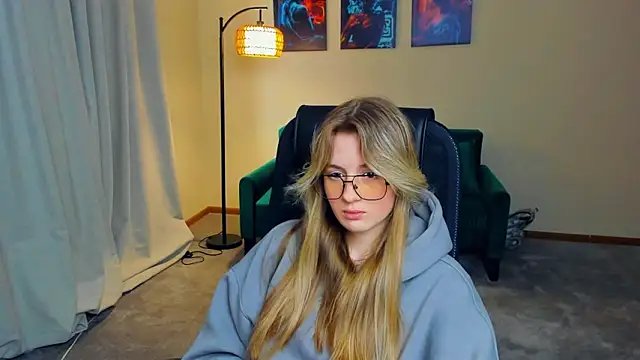 Snapshot of DortheaHupy chatting on 02-28-26, 07:09 DortheaHupy online show from 02-28-26, 07:09