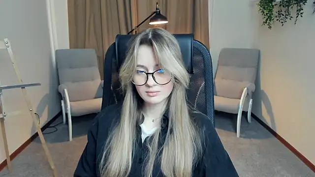 Snapshot of DortheaHupy chatting on 03-04-26, 07:58 DortheaHupy online show from 03-04-26, 07:58