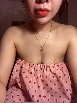 Snapshot of Liisa_loveU chatting on 07-19-26, 01:31 Liisa loveU online show from 07-19-26, 01:31