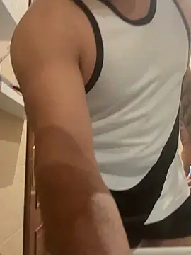 Snapshot of alexandeerr1986 chatting on 04-13-26, 06:02 alexandeerr1986 online show from 04-13-26, 06:02