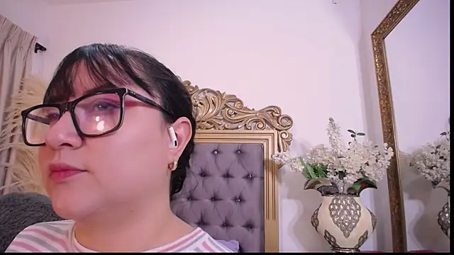 AllyRoux online show from 06-01-26, 05:36