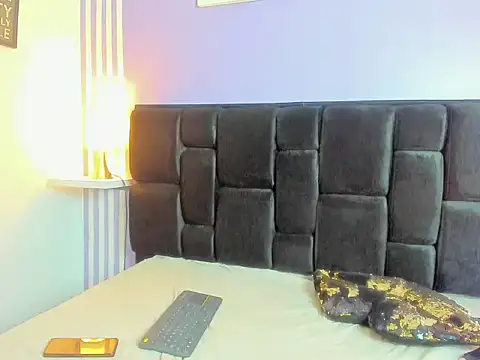 KataleyaVillalobos online show from 03-10-26, 08:47