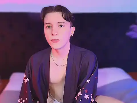 hollannd  online show from 03-25-26, 03:07