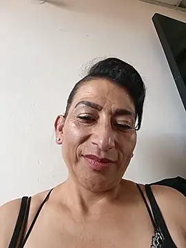 Snapshot of Lucia_Rios chatting on 06-16-26, 10:01 Lucia Rios online show from 06-16-26, 10:01